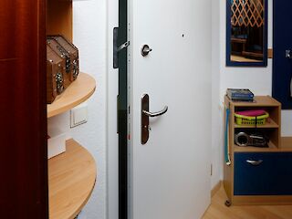 Wohnungseingangstür in weiß