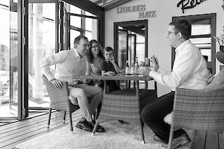 Ganzheitlich bedacht, ethisch einwandfrei beraten und fachlich perfekt geplant! Fenster, Türen und Sonnenschutz sind unsere Leidenschaft.