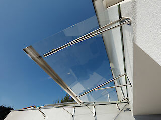 Vordach aus Glas