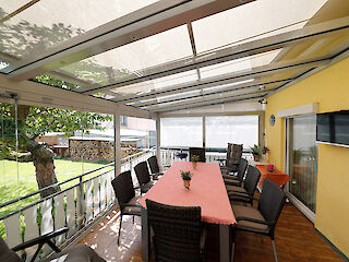 Modernes Terrassendach