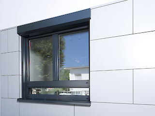 Kunstoff-Aluminium-Fenster, schwarzer Rahmen