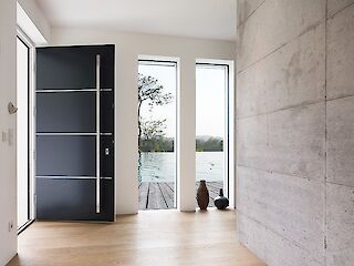 Aluminium Haustür in dunkel