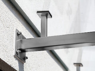 Vordach, Befestigung aus Edelstahl