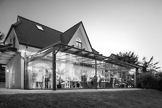 Terrassendach beleuchtet